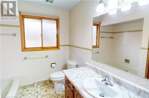 4 Segal Drive, Tillsonburg, ON - Indoor Photo Showing Bathroom