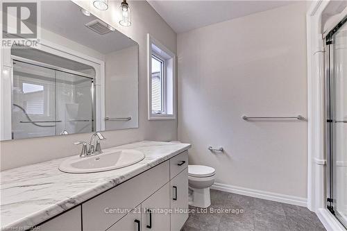 842 Water Street, Woodstock (Woodstock - South), ON - Indoor Photo Showing Bathroom