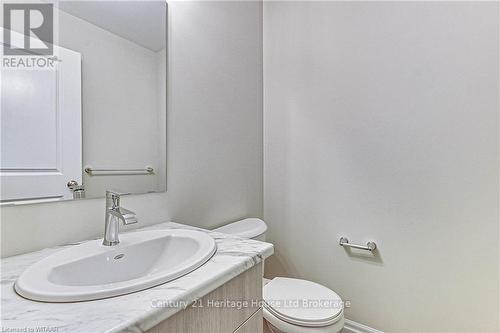 842 Water Street, Woodstock (Woodstock - South), ON - Indoor Photo Showing Bathroom