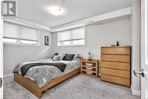 101 - 3058 Sixth Line, Oakville (1008 - Go Glenorchy), ON - Indoor Photo Showing Bedroom