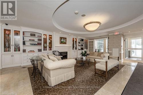 409 - 60 Old Mill Road, Oakville (1014 - Qe Queen Elizabeth), ON - Indoor Photo Showing Living Room