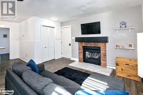 39 - 19 Dawson Drive, Collingwood, ON - Indoor Photo Showing Living Room With Fireplace