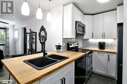 39 - 19 Dawson Drive, Collingwood, ON - Indoor Photo Showing Kitchen With Double Sink With Upgraded Kitchen