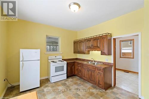 22 Main Street E, Norwich (Norwich Town), ON - Indoor Photo Showing Kitchen With Double Sink