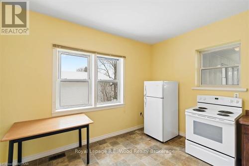 22 Main Street E, Norwich (Norwich Town), ON - Indoor Photo Showing Kitchen