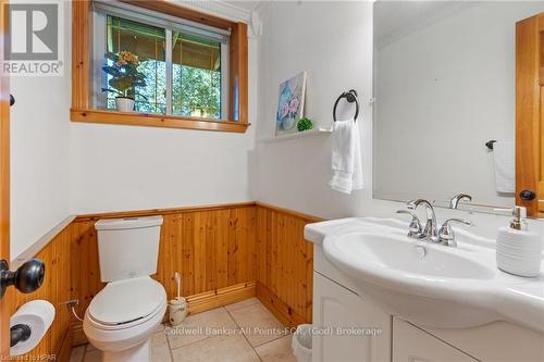 81196 Pfrimmer Road, Ashfield-Colborne-Wawanosh (Colborne Twp), ON - Indoor Photo Showing Bathroom