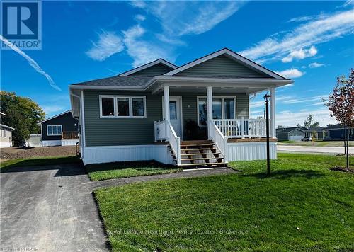 22 Blfs Vw Boulevard, Ashfield-Colborne-Wawanosh (Colborne), ON - Outdoor With Deck Patio Veranda With Facade