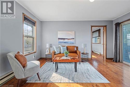 345 Huron Road, Goderich (Goderich Town), ON - Indoor Photo Showing Living Room