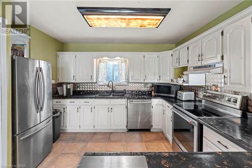 345 Huron Road, Goderich (Goderich Town), ON - Indoor Photo Showing Kitchen