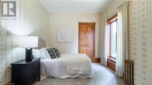 123 Elgin Avenue W, Goderich (Goderich (Town)), ON - Indoor Photo Showing Bedroom