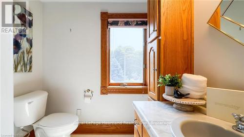 123 Elgin Avenue W, Goderich (Goderich (Town)), ON - Indoor Photo Showing Bathroom