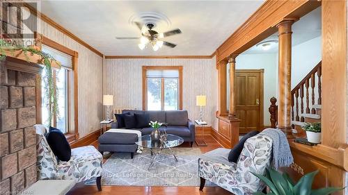 123 Elgin Avenue W, Goderich (Goderich (Town)), ON - Indoor Photo Showing Living Room