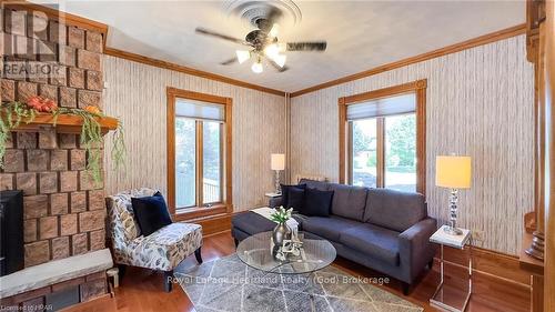 123 Elgin Avenue W, Goderich (Goderich (Town)), ON - Indoor Photo Showing Living Room With Fireplace