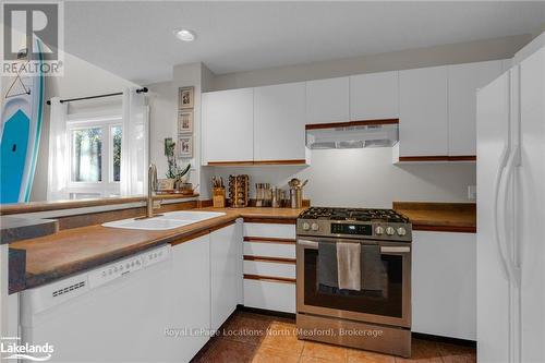 180 - 49 Trott Boulevard, Collingwood, ON - Indoor Photo Showing Kitchen