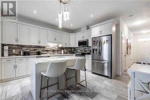 44 Kay Crescent, Guelph (Guelph South), ON - Indoor Photo Showing Kitchen With Upgraded Kitchen