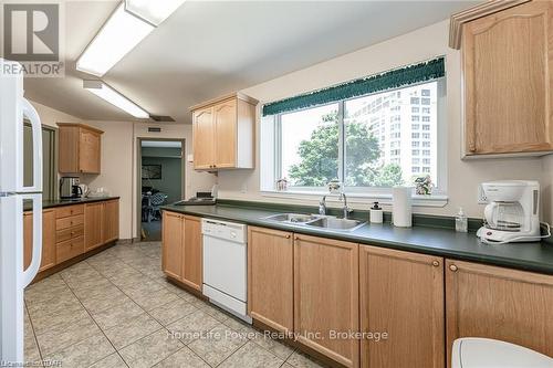 302 - 20 St George Street, Kitchener, ON - Indoor Photo Showing Kitchen With Double Sink