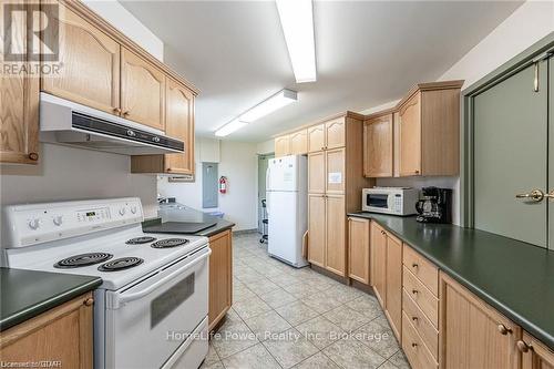 302 - 20 St George Street, Kitchener, ON - Indoor Photo Showing Kitchen