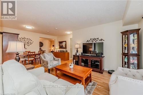 302 - 20 St George Street, Kitchener, ON - Indoor Photo Showing Living Room