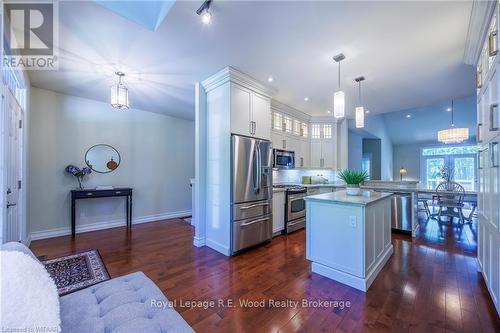 102 - 5 Wood Haven Drive, Tillsonburg, ON - Indoor Photo Showing Kitchen With Upgraded Kitchen