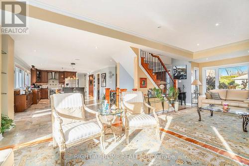 24 Doris Avenue, Ottawa, ON - Indoor Photo Showing Living Room