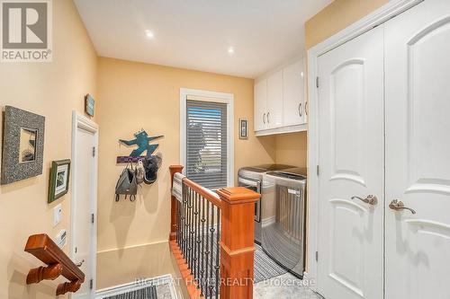 24 Doris Avenue, Ottawa, ON - Indoor Photo Showing Laundry Room