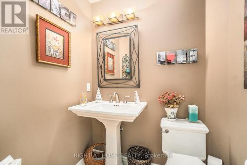 24 Doris Avenue, Ottawa, ON - Indoor Photo Showing Bathroom