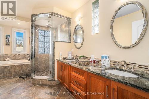 24 Doris Avenue, Ottawa, ON - Indoor Photo Showing Bathroom