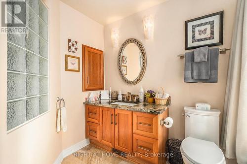 24 Doris Avenue, Ottawa, ON - Indoor Photo Showing Bathroom