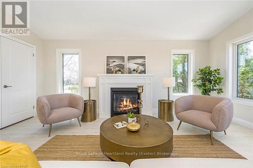 21 Blfs Vw Boulevard, Ashfield-Colborne-Wawanosh (Colborne), ON - Indoor Photo Showing Living Room With Fireplace