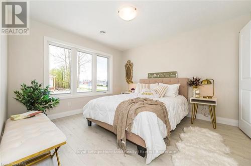 21 Blfs Vw Boulevard, Ashfield-Colborne-Wawanosh (Colborne), ON - Indoor Photo Showing Bedroom