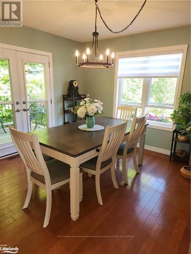 58 Hanes Road, Huntsville (Chaffey), ON - Indoor Photo Showing Dining Room