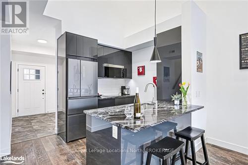 304 - 10 Beausoleil Lane, Blue Mountains (Blue Mountain Resort Area), ON - Indoor Photo Showing Kitchen