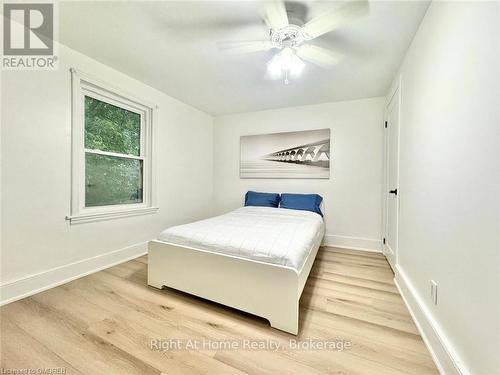 216 Hatt Street, Hamilton (Dundas), ON - Indoor Photo Showing Bedroom