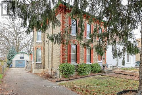 13 Oxford Street, Woodstock, ON - Outdoor With Facade