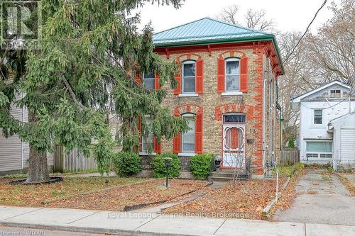 13 Oxford Street, Woodstock, ON - Outdoor With Facade