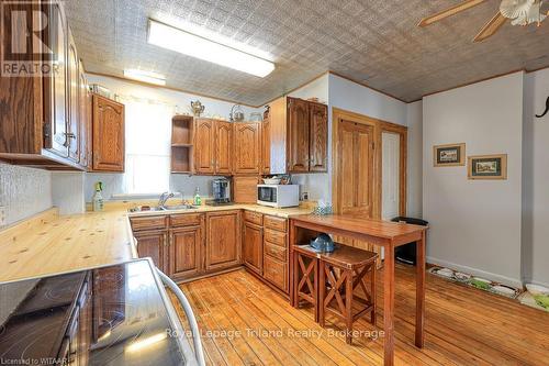 13 Oxford Street, Woodstock, ON - Indoor Photo Showing Kitchen With Double Sink