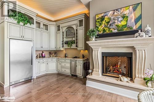 175 Pineway Park, Kingsville, ON - Indoor With Fireplace