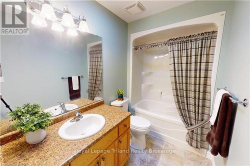 23 Hogarth Drive, Tillsonburg, ON - Indoor Photo Showing Bathroom