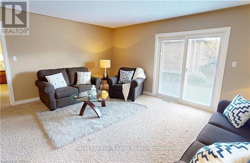 23 Hogarth Drive, Tillsonburg, ON - Indoor Photo Showing Living Room