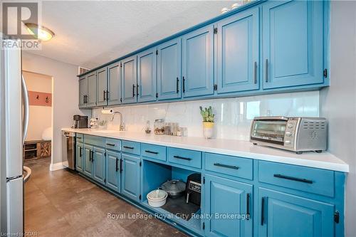 816 - 19 Woodlawn Road E, Guelph (Waverley), ON - Indoor Photo Showing Kitchen