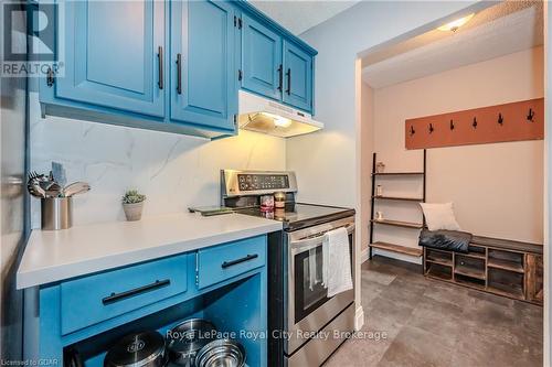 816 - 19 Woodlawn Road E, Guelph (Waverley), ON - Indoor Photo Showing Kitchen