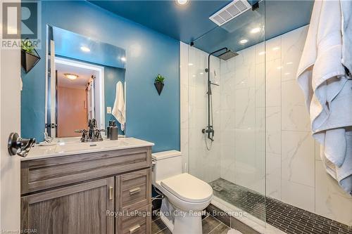 816 - 19 Woodlawn Road E, Guelph (Waverley), ON - Indoor Photo Showing Bathroom