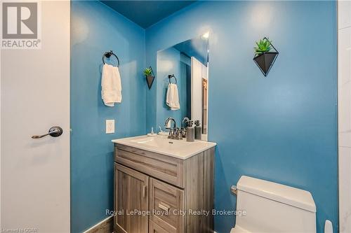 816 - 19 Woodlawn Road E, Guelph (Waverley), ON - Indoor Photo Showing Bathroom