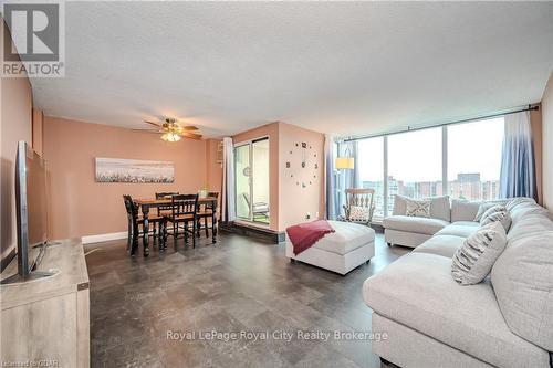 816 - 19 Woodlawn Road E, Guelph (Waverley), ON - Indoor Photo Showing Living Room