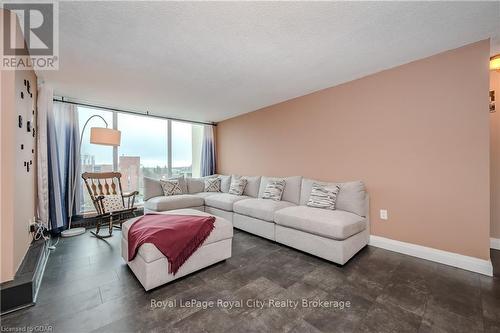 816 - 19 Woodlawn Road E, Guelph (Waverley), ON - Indoor Photo Showing Living Room