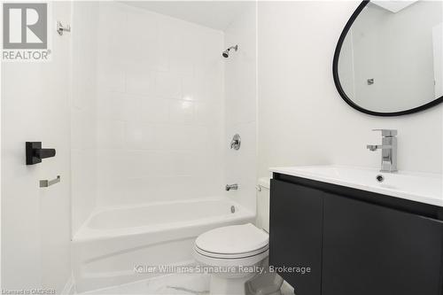 122 Victoria Avenue N, Hamilton (Landsdale), ON - Indoor Photo Showing Bathroom