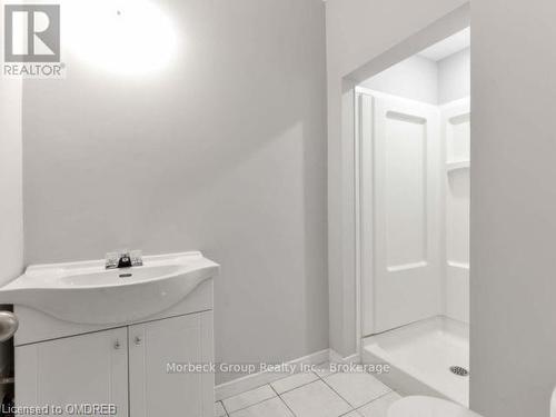 186 Sherman Avenue N, Hamilton (Stipley), ON - Indoor Photo Showing Bathroom