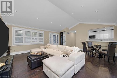 1434 Progreston Road, Hamilton (Carlisle), ON - Indoor Photo Showing Living Room