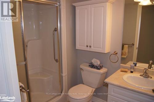 301 - 24 Dairy Lane, Huntsville (Chaffey), ON - Indoor Photo Showing Bathroom