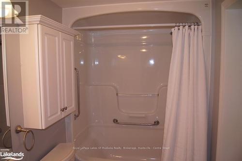 301 - 24 Dairy Lane, Huntsville (Chaffey), ON - Indoor Photo Showing Bathroom